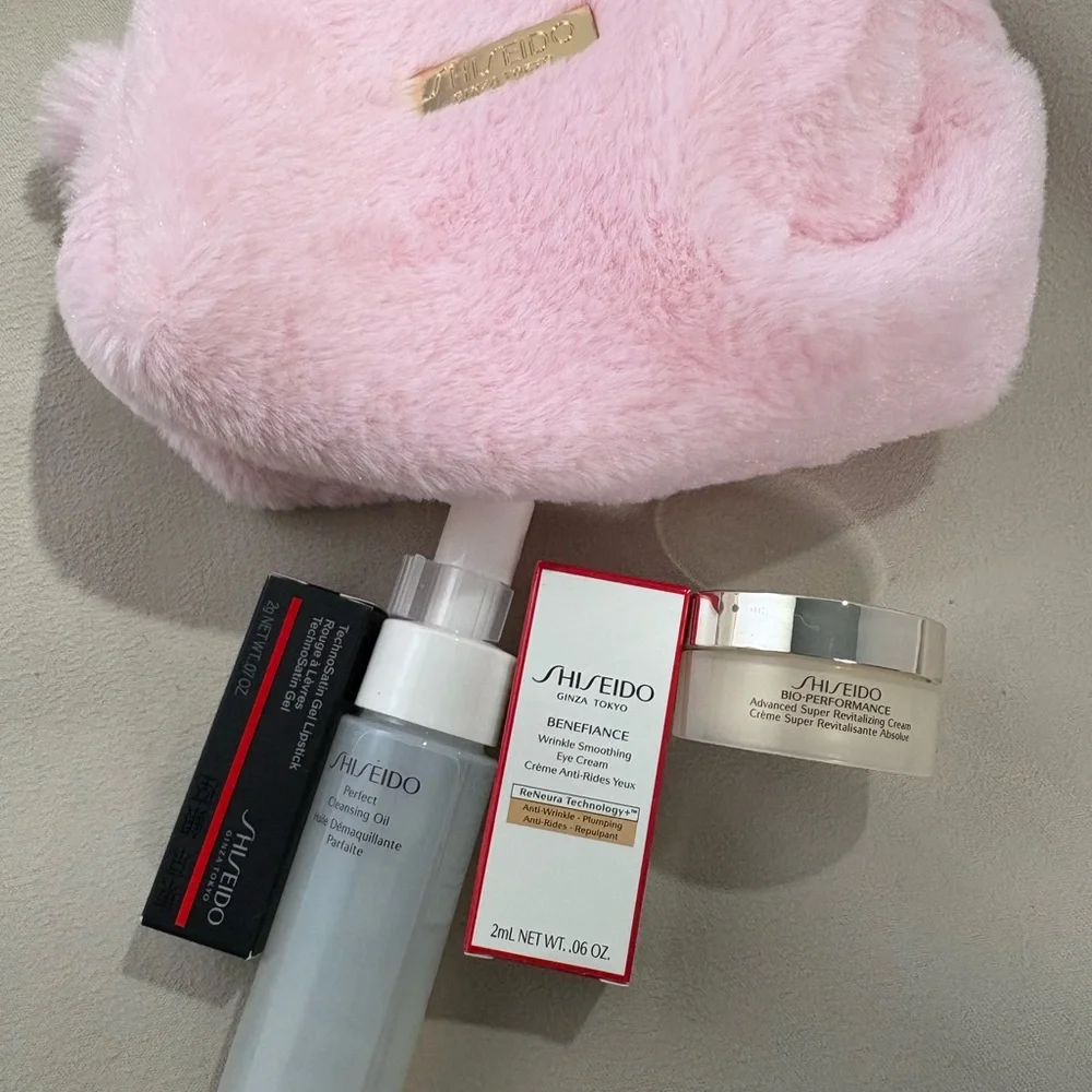 Shiseido Skincare set - Picture 1 of 10